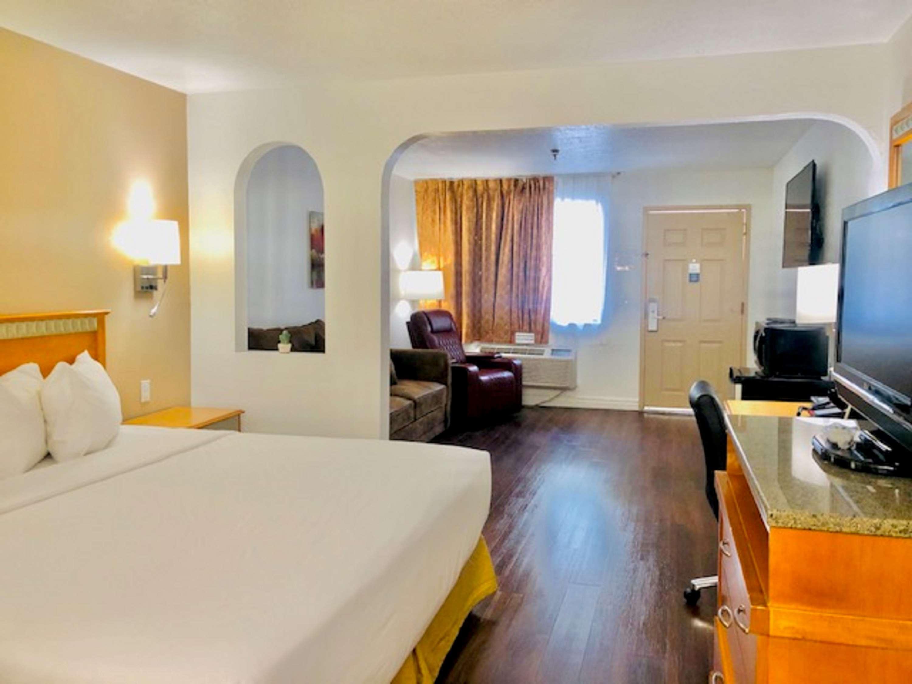 Surestay Plus Hotel By Best Western Albuquerque I-40 Eubank Εξωτερικό φωτογραφία