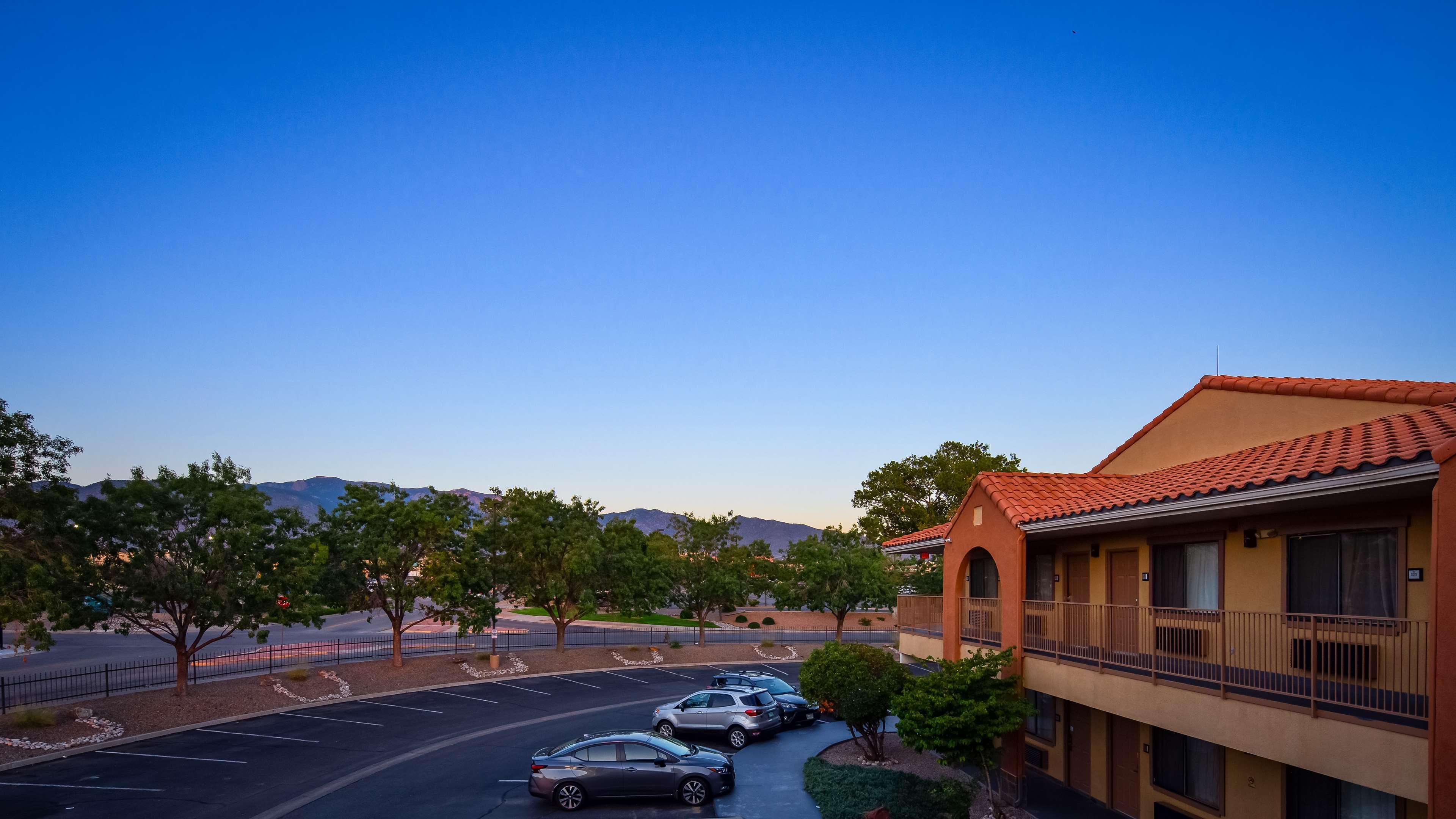 Surestay Plus Hotel By Best Western Albuquerque I-40 Eubank Εξωτερικό φωτογραφία